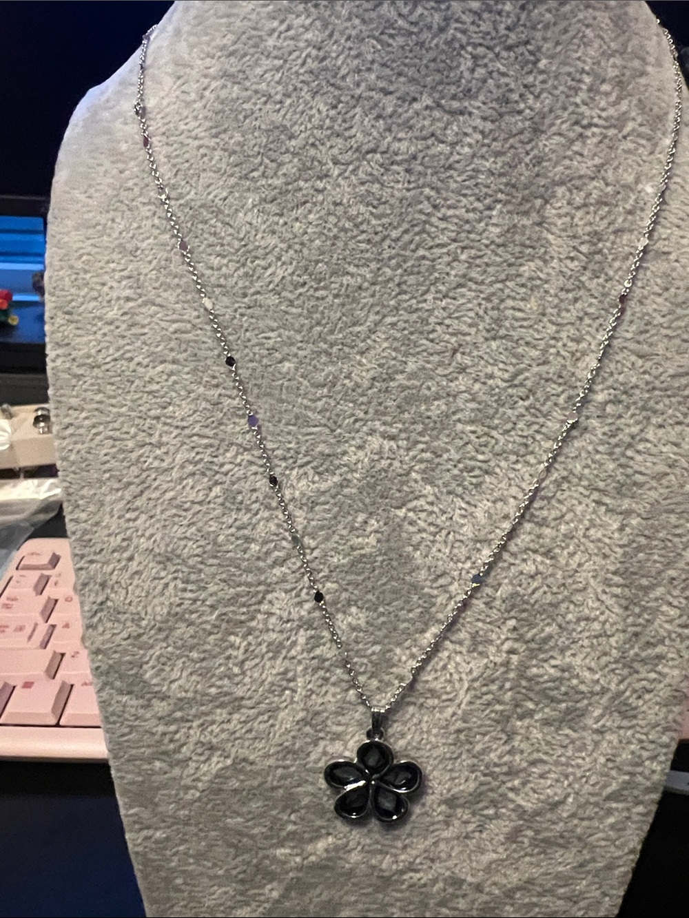 Delicate Silver Necklace with abalone Flower Pendant